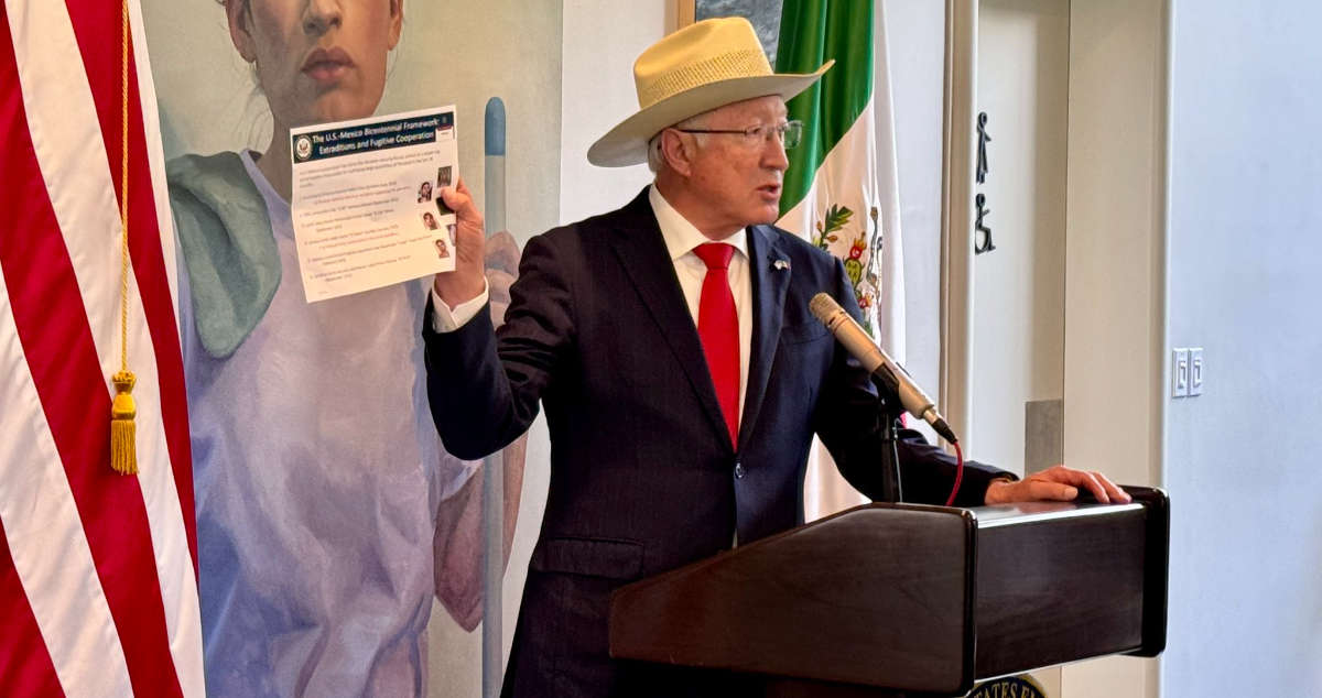 Ken Salazar revela fechas de audiencias de ‘El Mayo’ Zambada y Joaquín Guzmán López