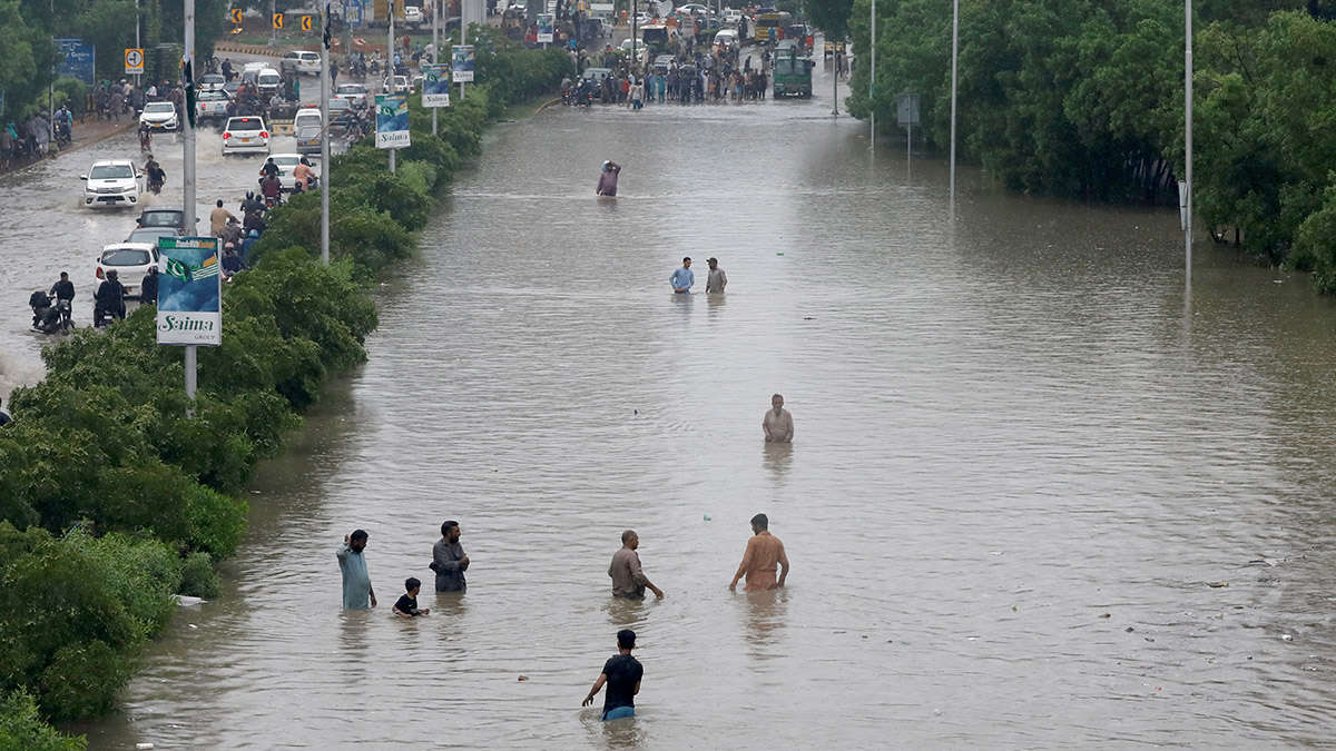 Lluvias monzónicas en Pakistán dejan más de 200 muertos