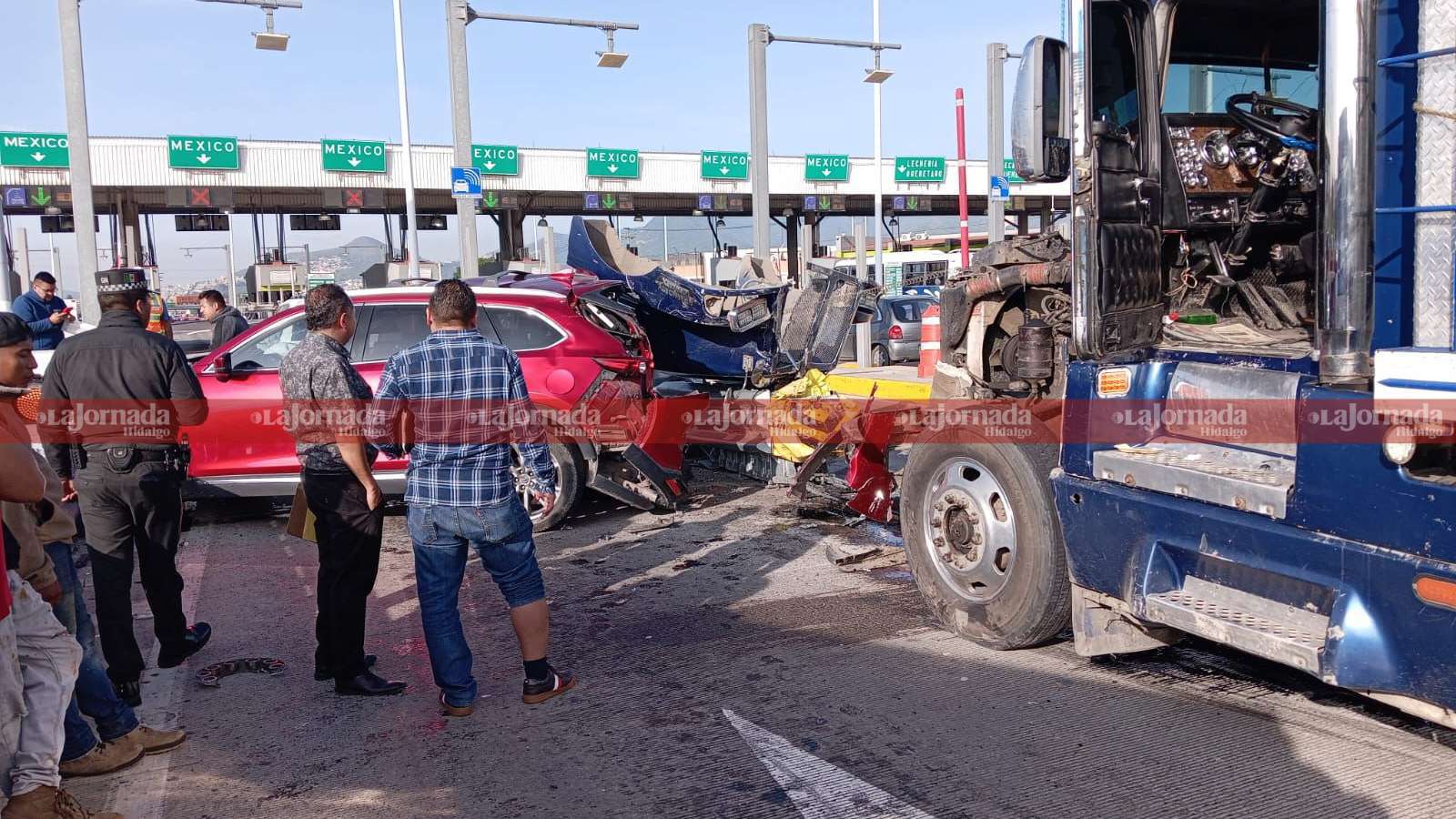 Accidente en la México-Pachuca: carambola entre tráiler y vehículos deja al menos tres heridos