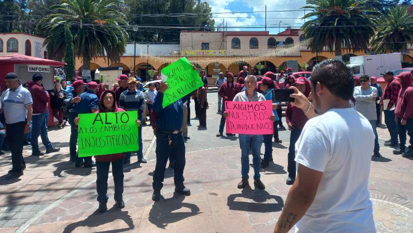 Sindicalizados de Tepeapulco inician paro por falta de pago a una semana de concluir gestión