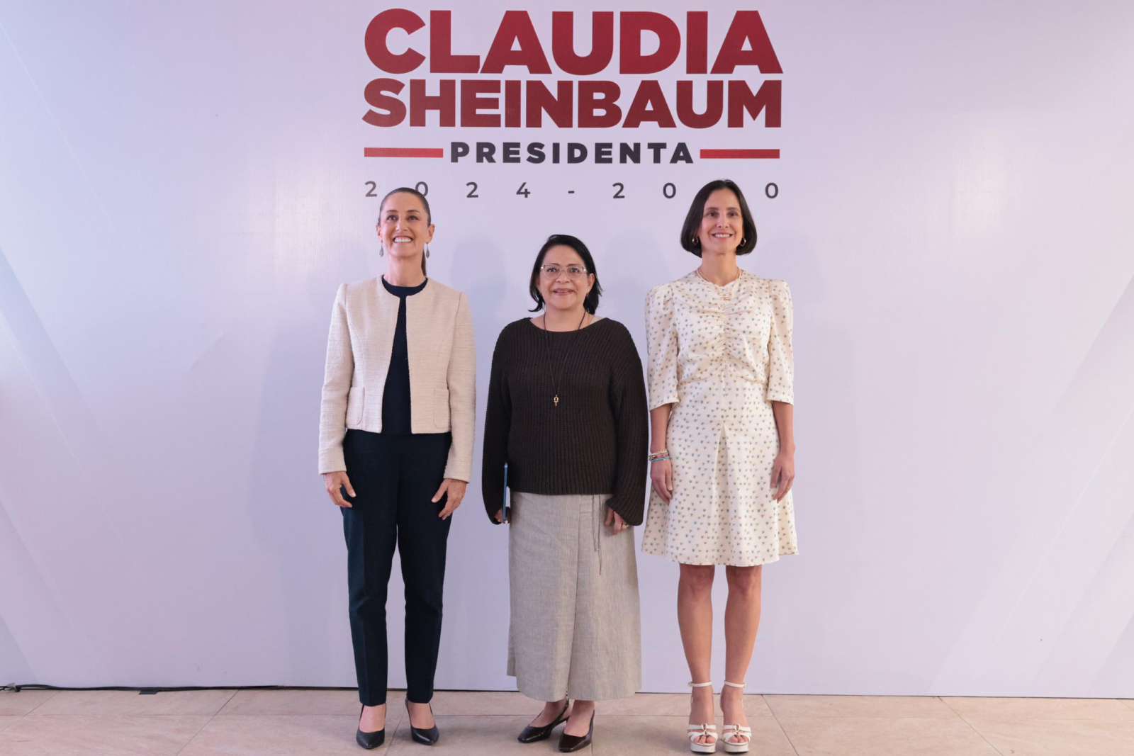 Claudia Sheinbaum presenta a Emilia Esther Calleja como directora de la CFE