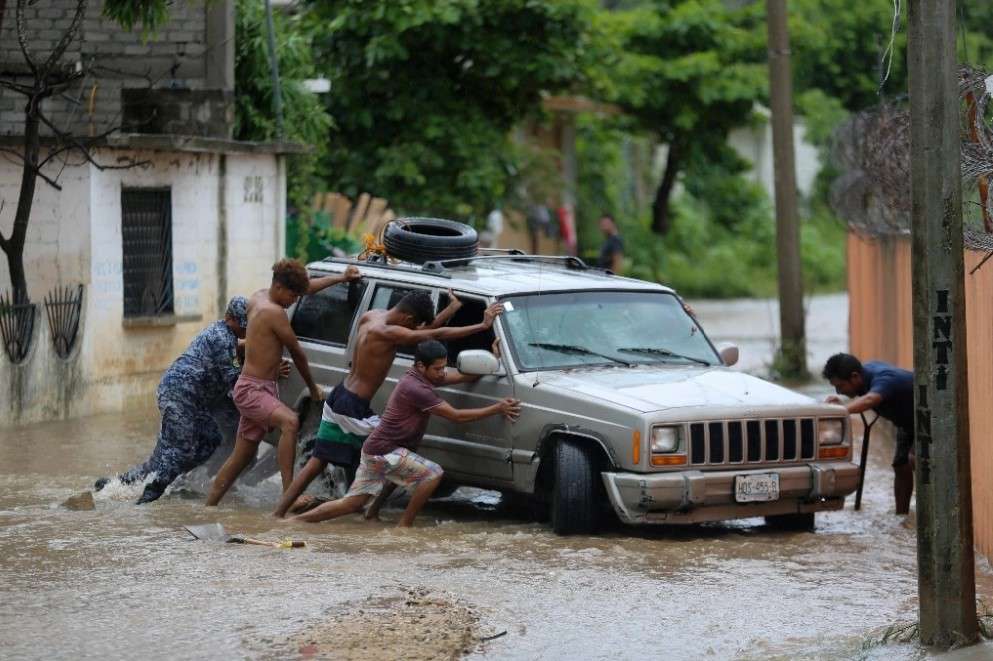 90 horas después, lluvias de ‘Jonh’ dan tregua a Acapulco