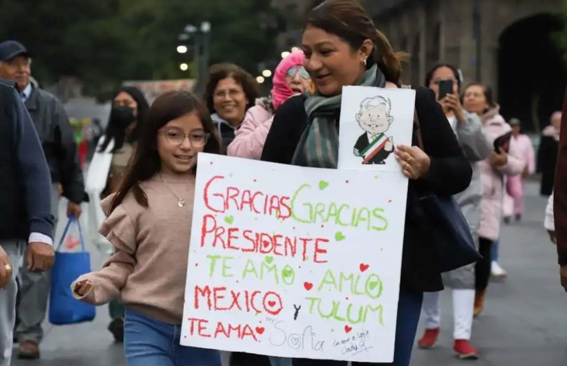 “Andrés Manuel fuiste elegido por Dios, no te vas, te vamos a conservar siempre”