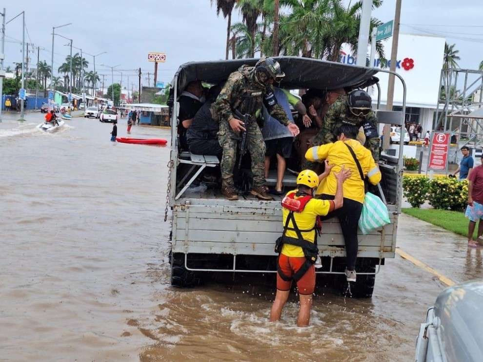 Envían 18 toneladas de alimentos a Guerrero a través de la Sedena