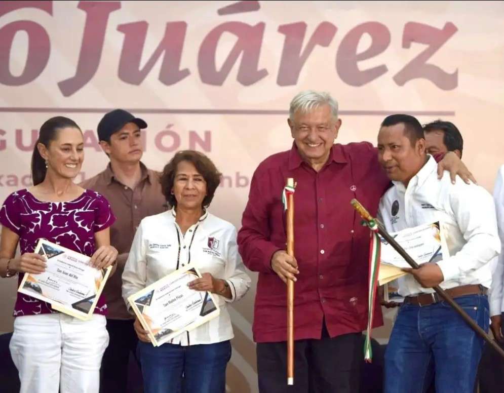 Inauguran AMLO y Sheinbaum Camino de Benito Juárez en Oaxaca