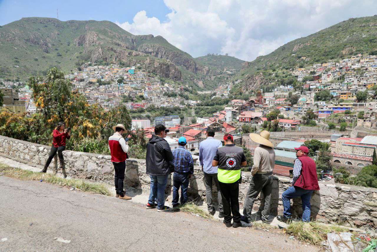 Recorren drenes pluviales de Pachuca