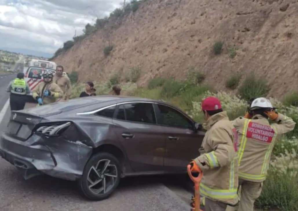 Accidente en la carretera Pachuca-Sahagún deja heridos; se estrellaron con un cerro