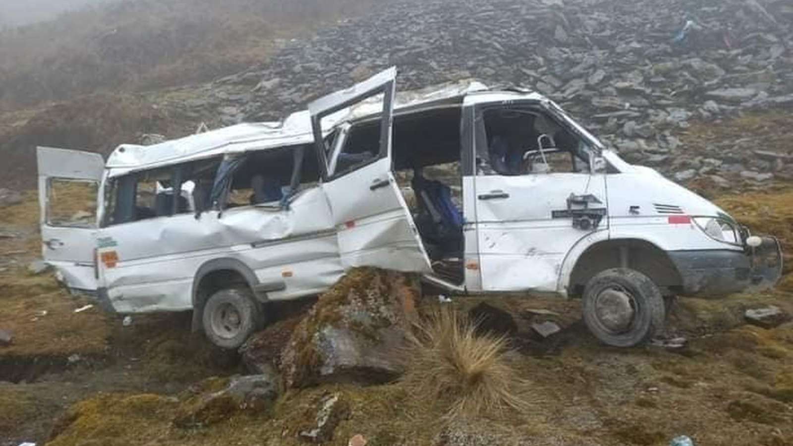 Varios mexicanos, en autobús accidentado con rumbo a Machu Picchu