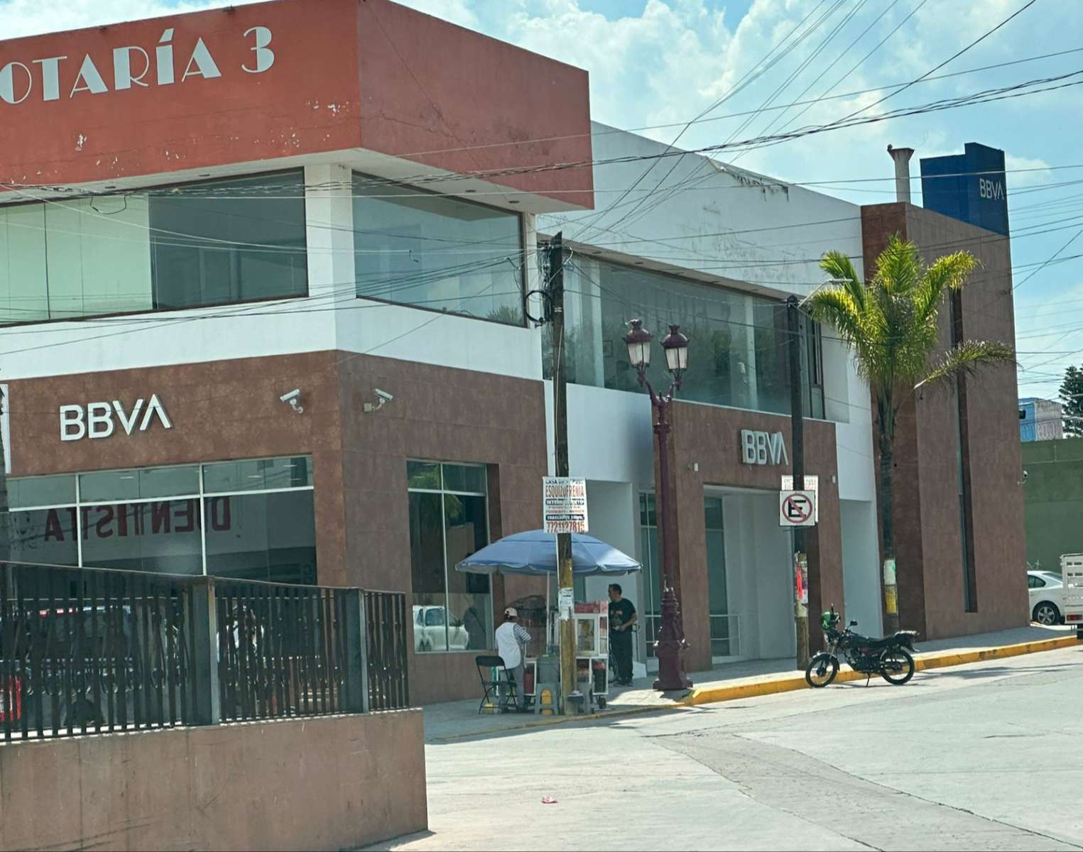 Hombres armados roban más de 300 mil pesos a cuentahabiente en Mixquiahuala