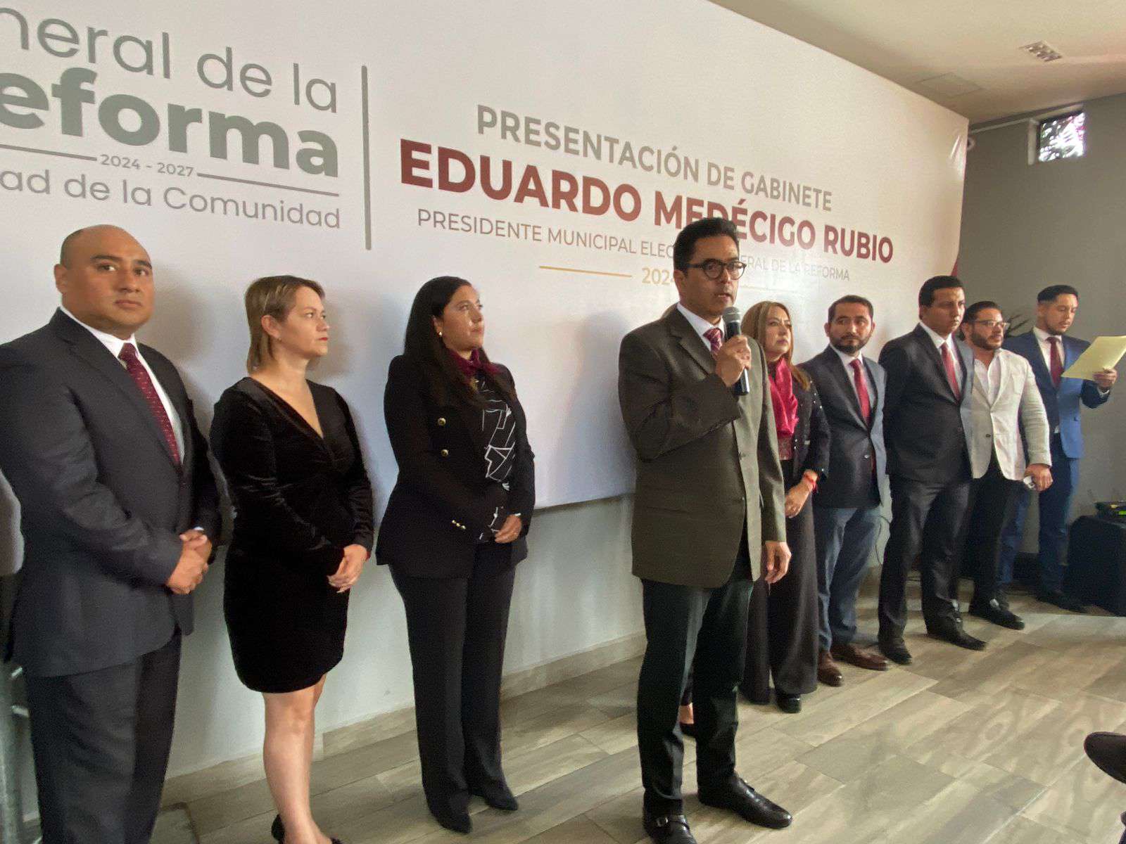 Presentan gabinete de Eduardo Medécigo en Mineral de la Reforma