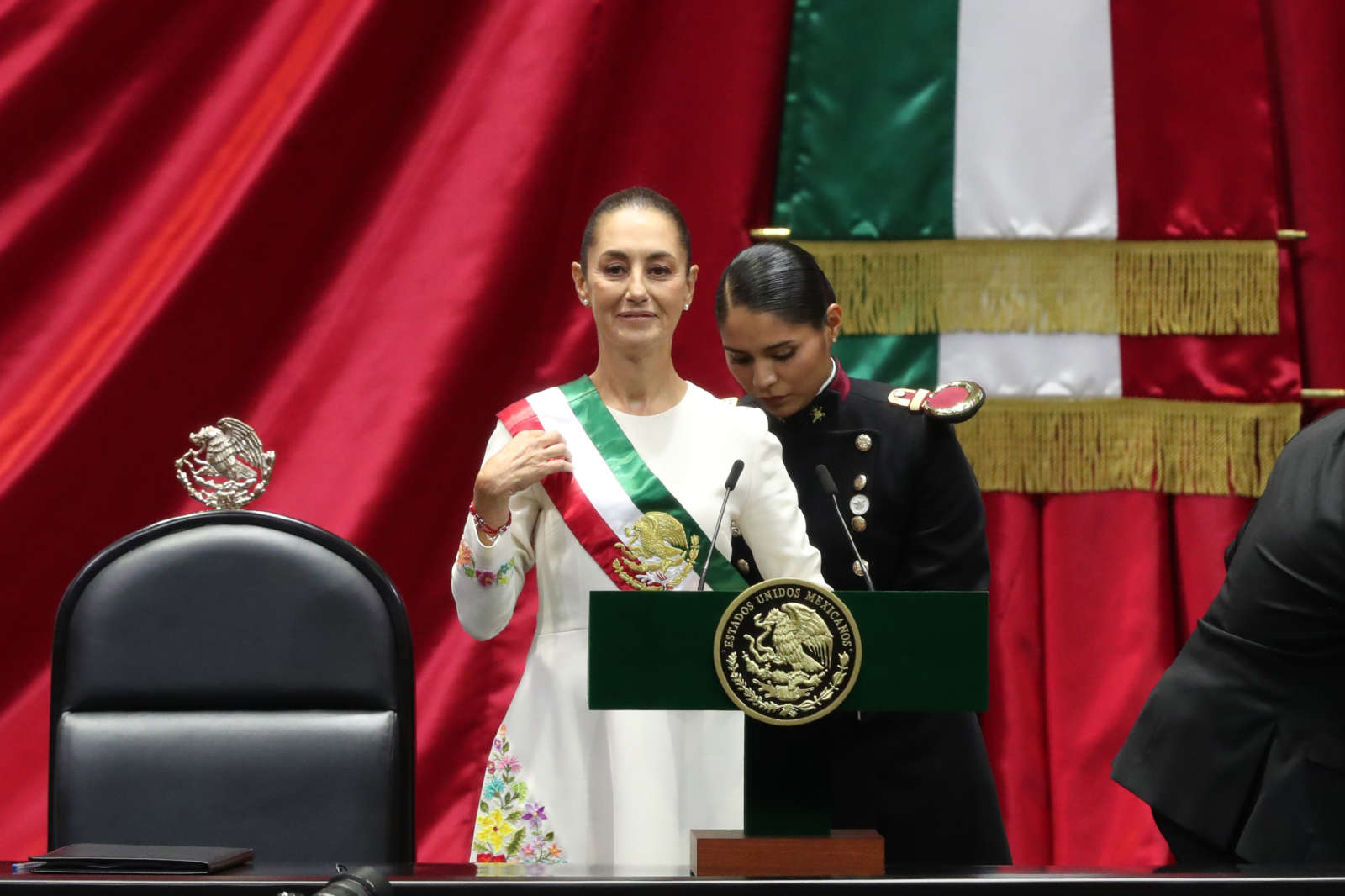 Hoy llegamos las mujeres a conducir los destinos de nuestra hermosa nación: Presidenta Claudia Sheinbaum