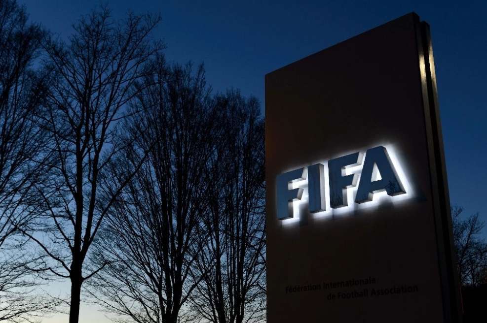 Posterga FIFA decisión sobre suspender federación de Israel