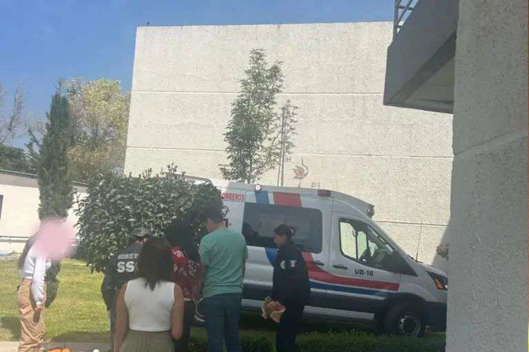 Estudiante cae del segundo piso en la Escuela Superior de Tizayuca