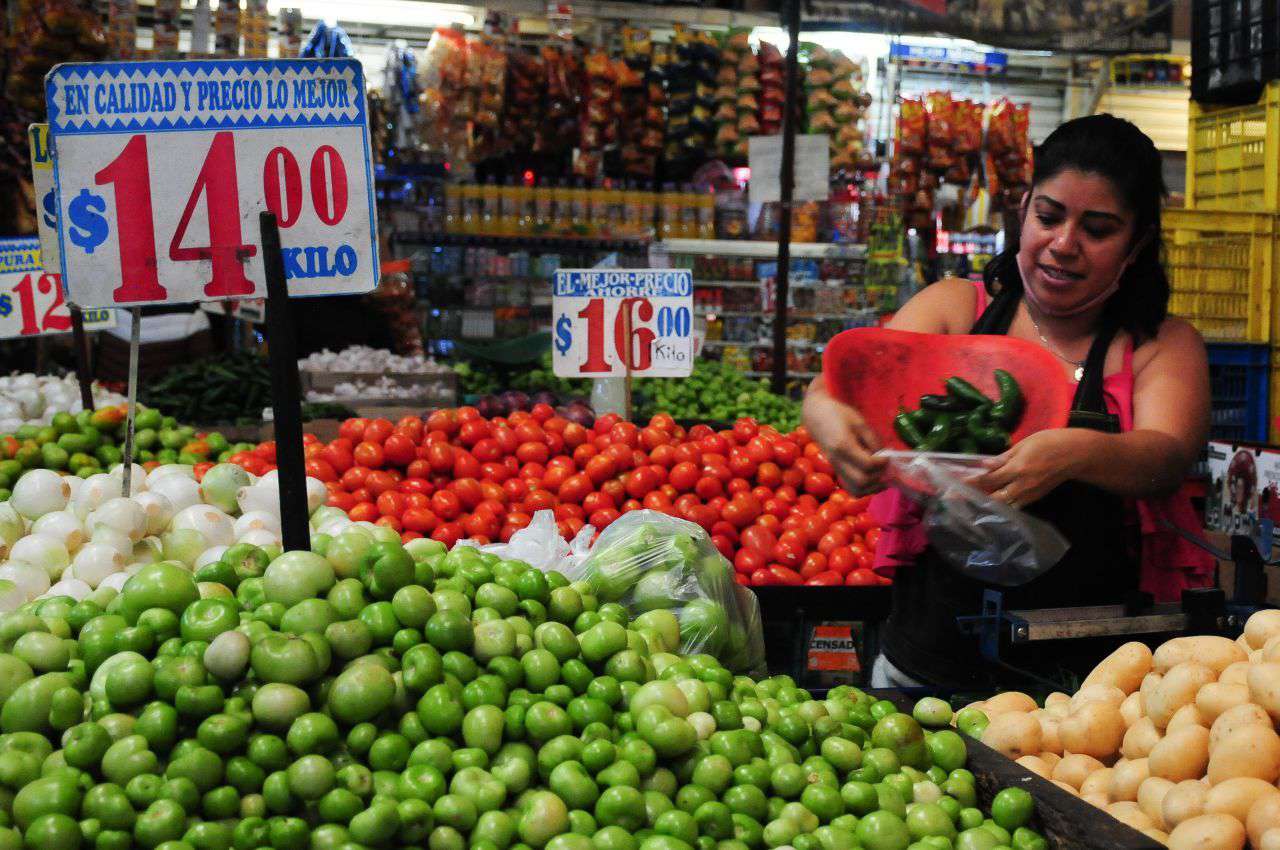 Inflación se aceleró a 4.69% en primera quincena de octubre: Inegi