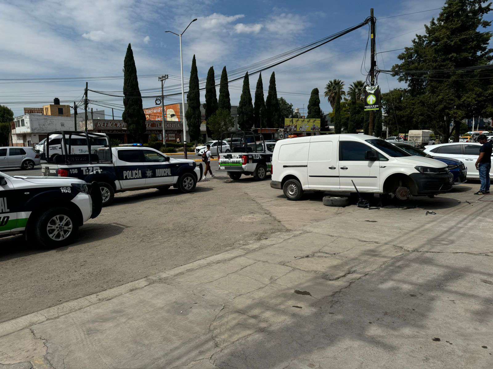 Atacan con arma blanca a joven en el centro de Tizayuca