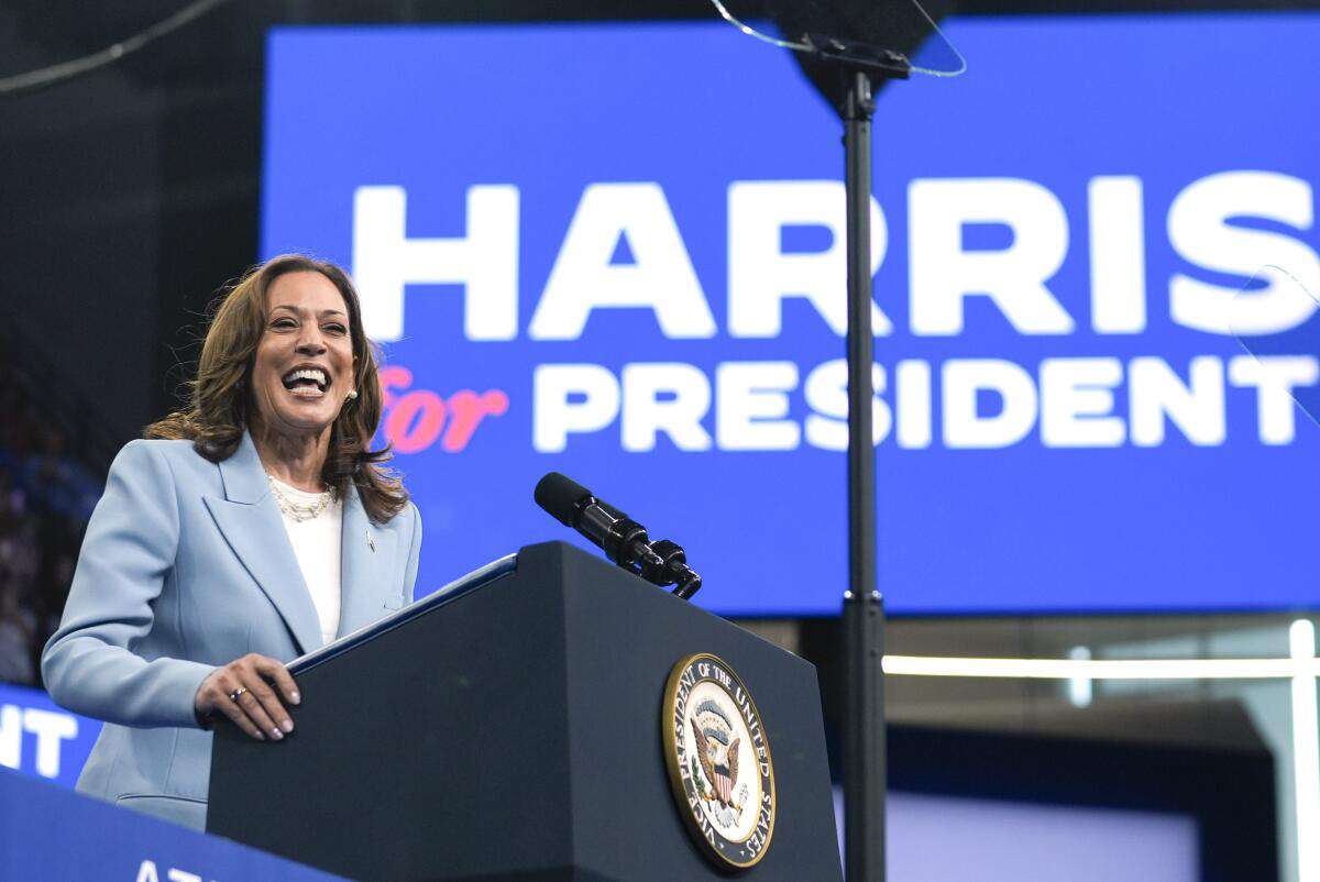 Harris ataca a Trump por haber dicho que quería generales como los de Hitler