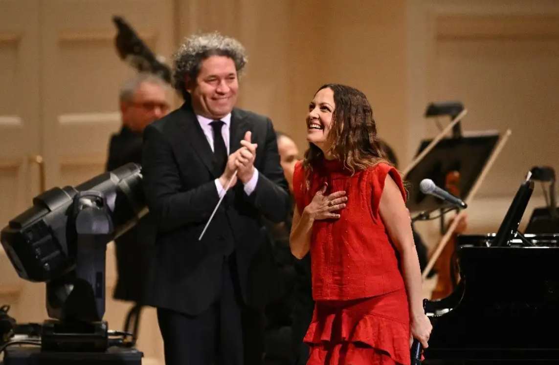 Natalia Lafourcade se presentó con Gustavo Dudamel en el Carnegie Hall de Nueva York