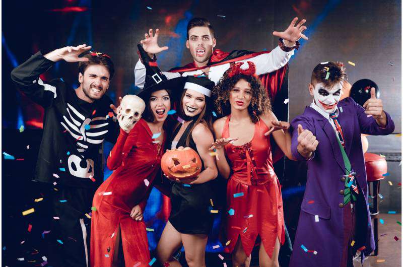 Disfraces baratos y creativos para Halloween 2024. Revisa estas opciones