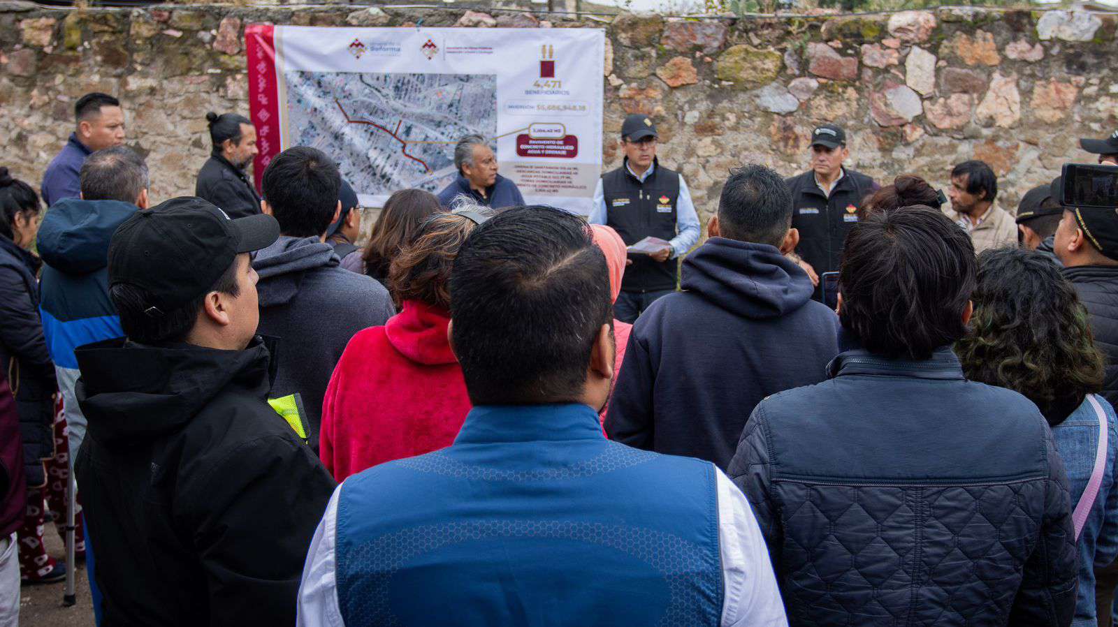 Inician pavimentación con concreto hidráulico en Azoyatla