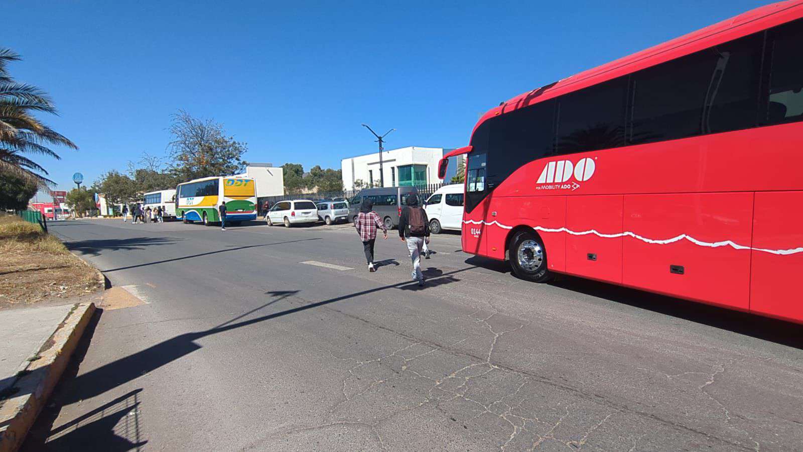 Bloqueo en la central de autobuses de Pachuca: esto piden los estudiantes del Mexe