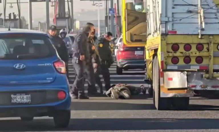 Detienen a dos hombres por robo de camión en la autopista México-Pachuca