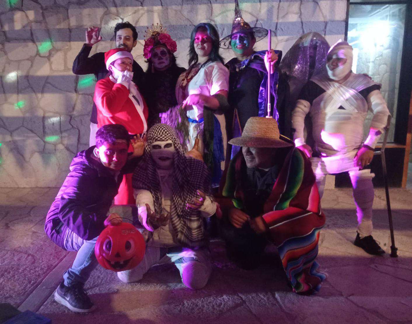 Celebran el Día de Muertos con obra de Teatro  “Sáquese pa su rancho”en Tlaxcoapan