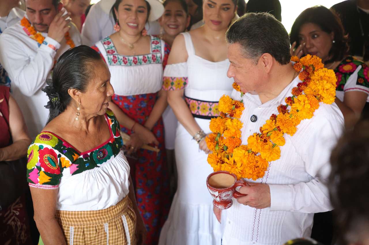 Julio Menchaca recorre centro ceremonial del Xantolo 2024