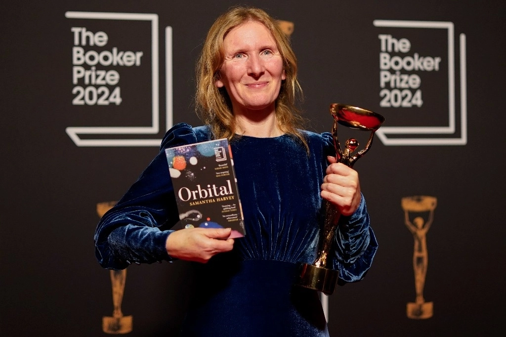 La británica Samantha Harvey gana el Premio Booker de ficción