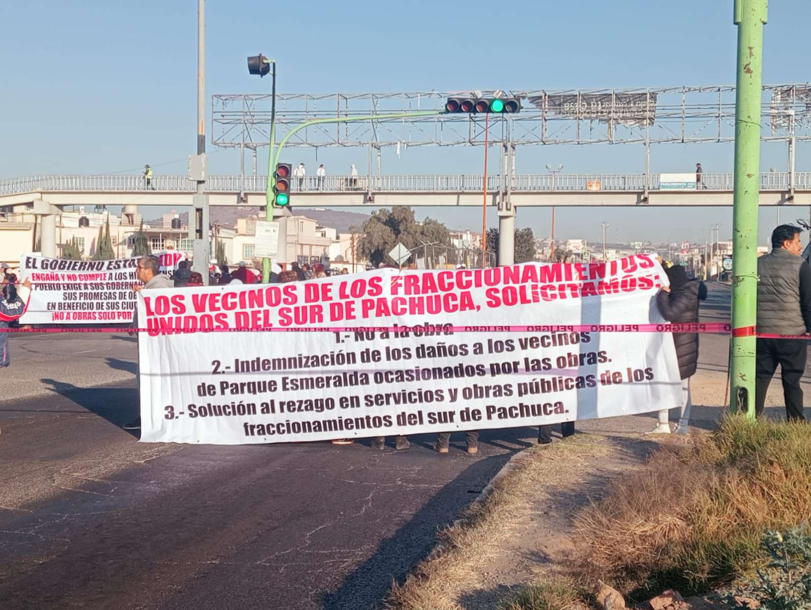 ¡Alerta vial! Bloquean bulevar Santa Catarina en Pachuca