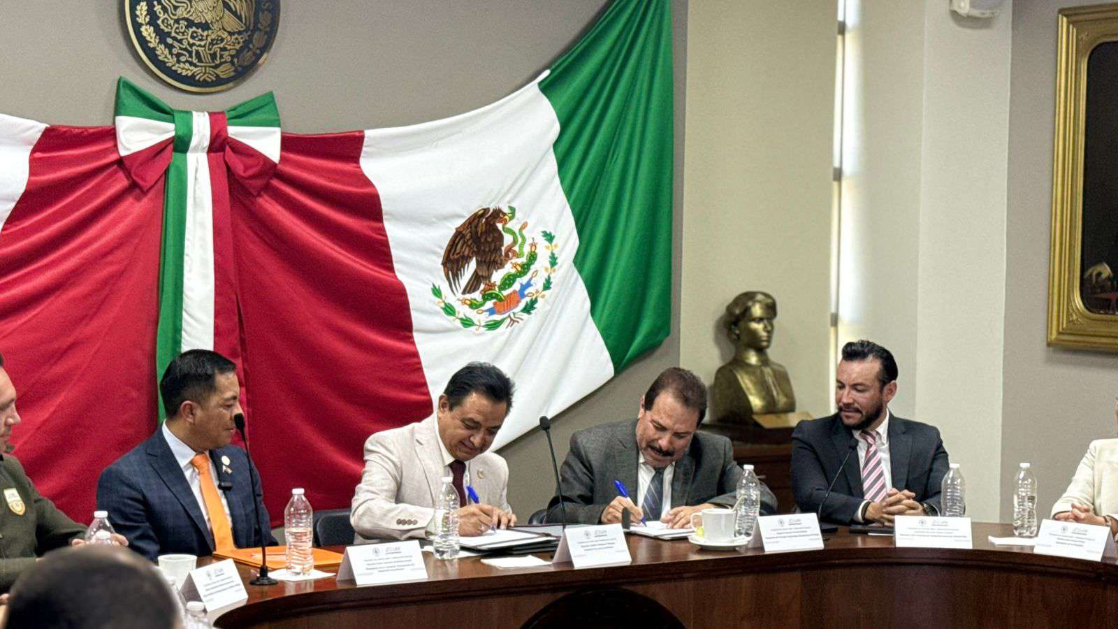 Congreso de Hidalgo y CCEH firman acuerdo para lograr simplificación de trámites