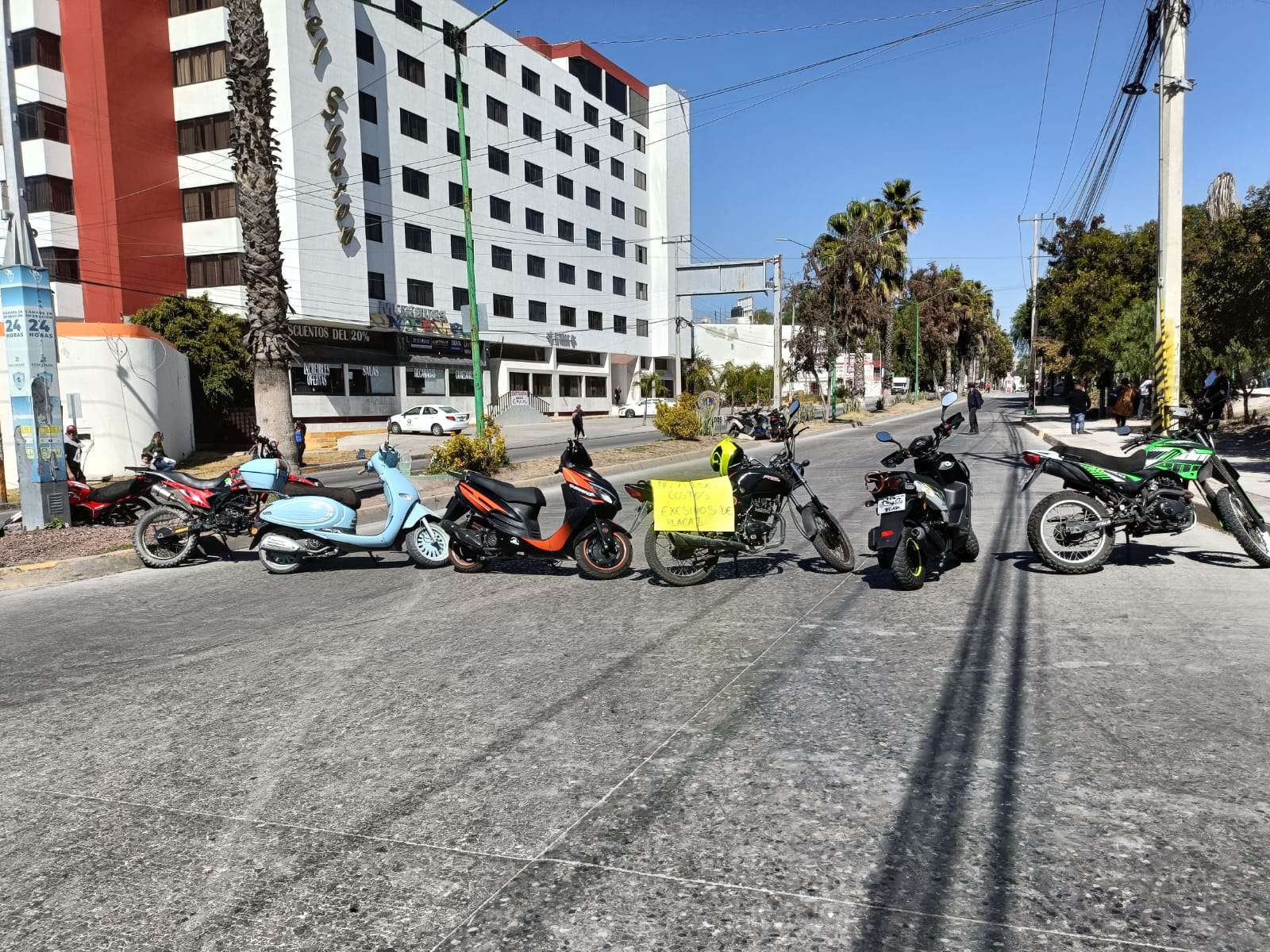 Cierran bulevar en Tula de Allende, esto piden los manifestantes