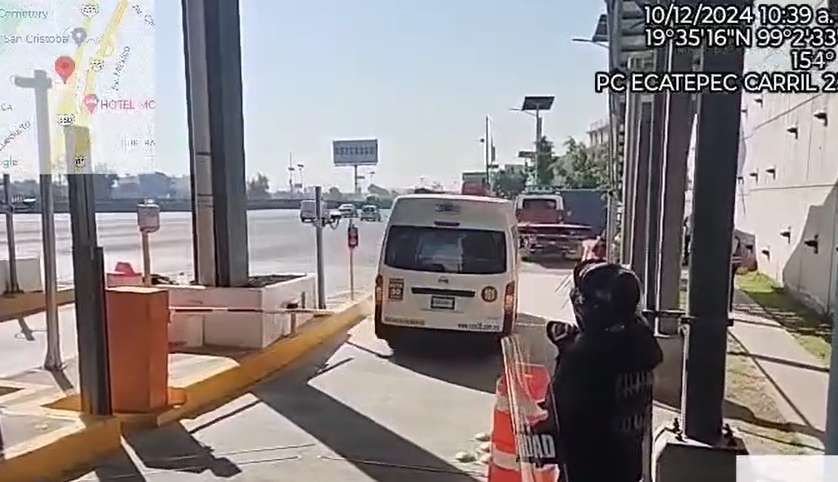 VIDEO. Sistema de ponchallantas detiene combi que evadió peaje en la México-Pachuca