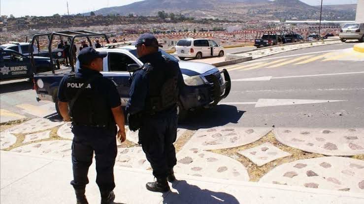 De acuerdo con los primeros reportes, se presume que las muertes podrían haber sido causadas por una posible intoxicación.