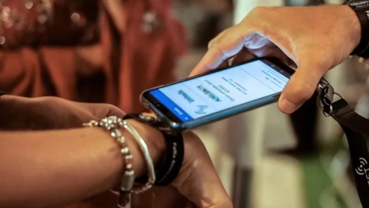 Adiós al cobro de pulseras cashless y comisiones en festivales: PROFECO y Ocesa