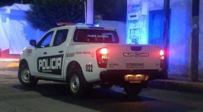Progreso: sujeto se fuga en patrulla tras ser detenido por agredir a una mujer