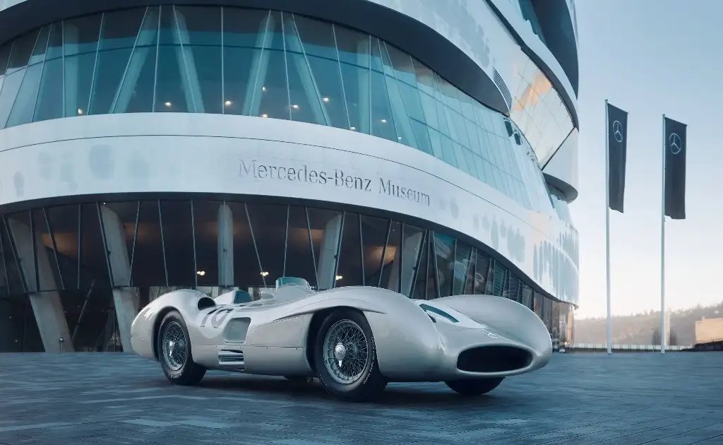 Un Mercedes-Benz histórico fue subastado por más de 50 mdd