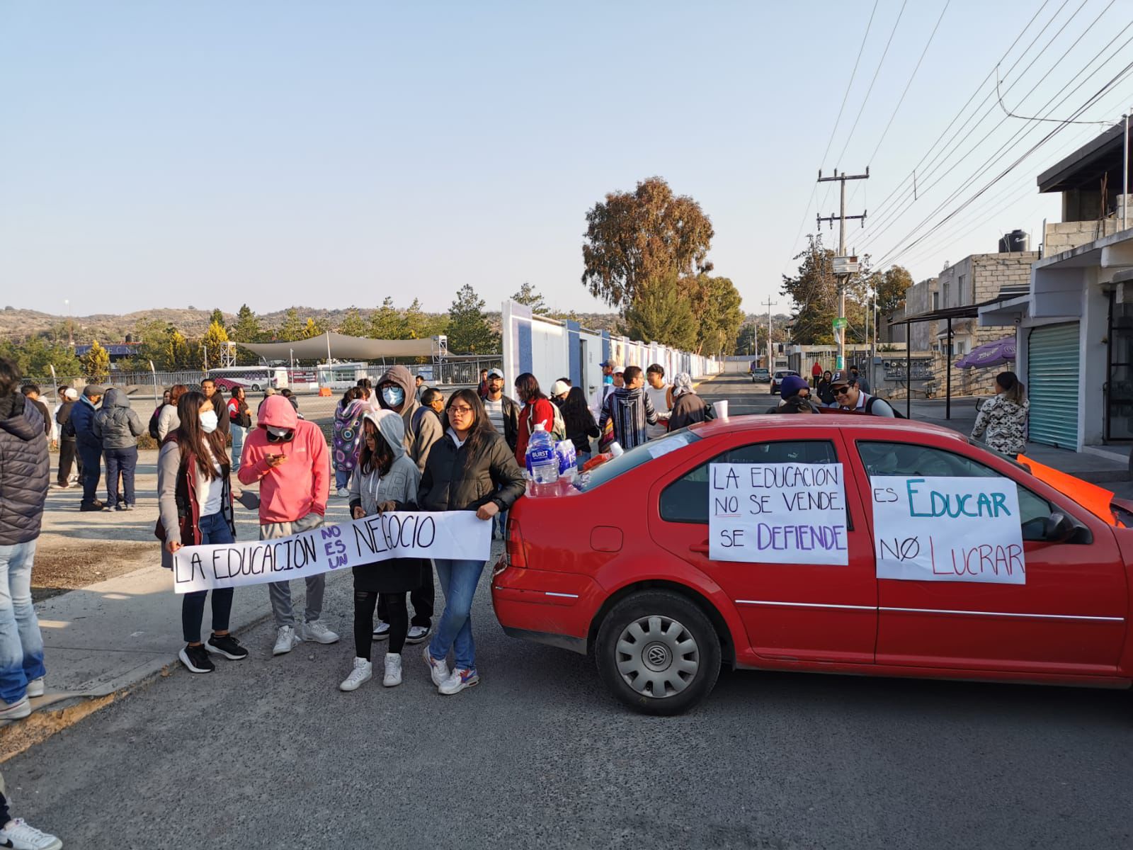 Estudiantes de la Universidad Politécnica de Pachuca inician paro; anuncian cierre de bulevar