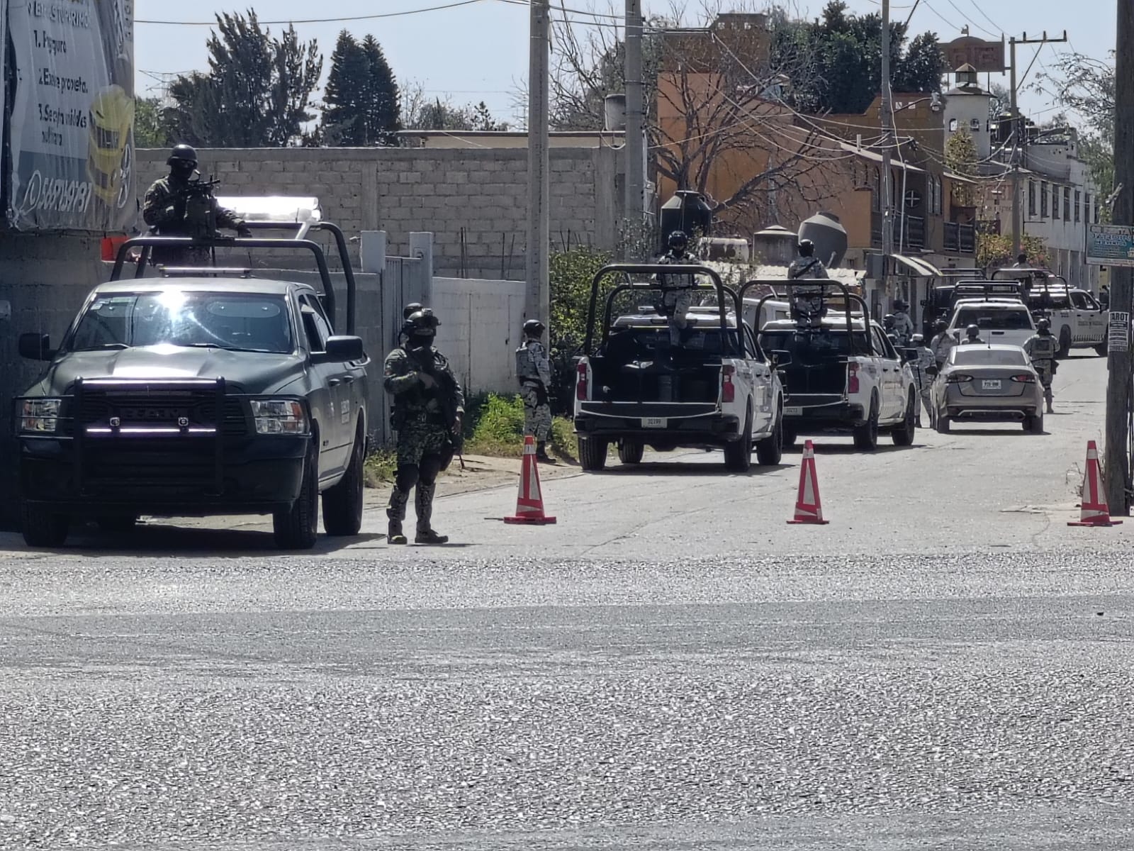 Operativo conjunto en Tula: Sedena, GN y FGR realizan cateo en pensión de vehículos