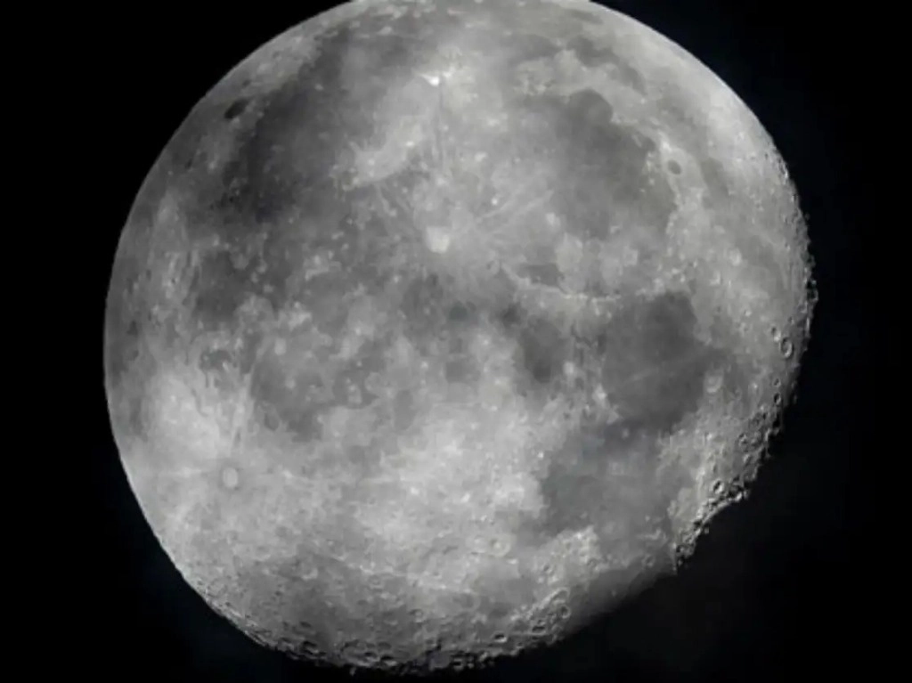 Asteroide que se dirige a la Tierra podría desviarse e impactar a la Luna