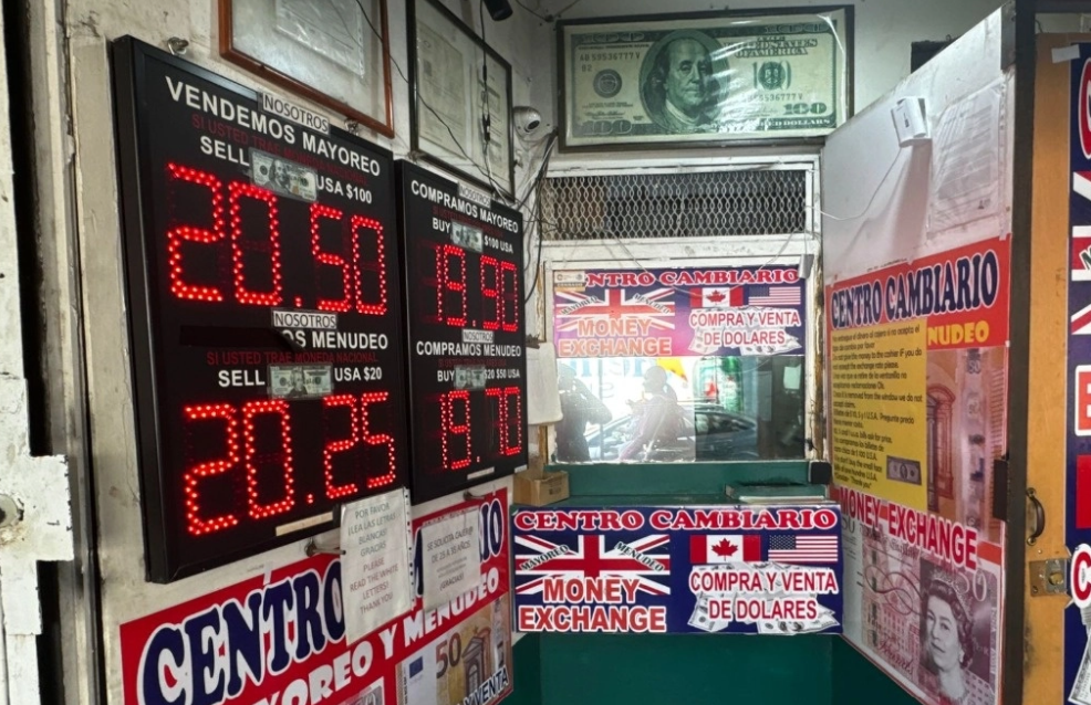 Gana el peso mexicano tras pausa arancelaria entre EU y México