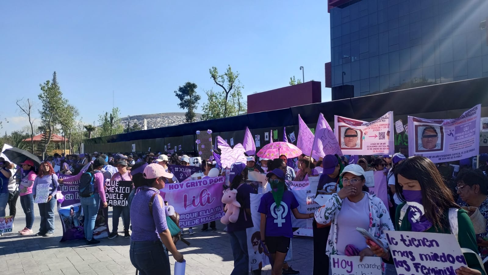 La marcha del Día Internacional de la Mujer cambiará la circulación en Pachuca este domingo. Aquí te contamos qué calles estarán cerradas y qué rutas puedes usar.