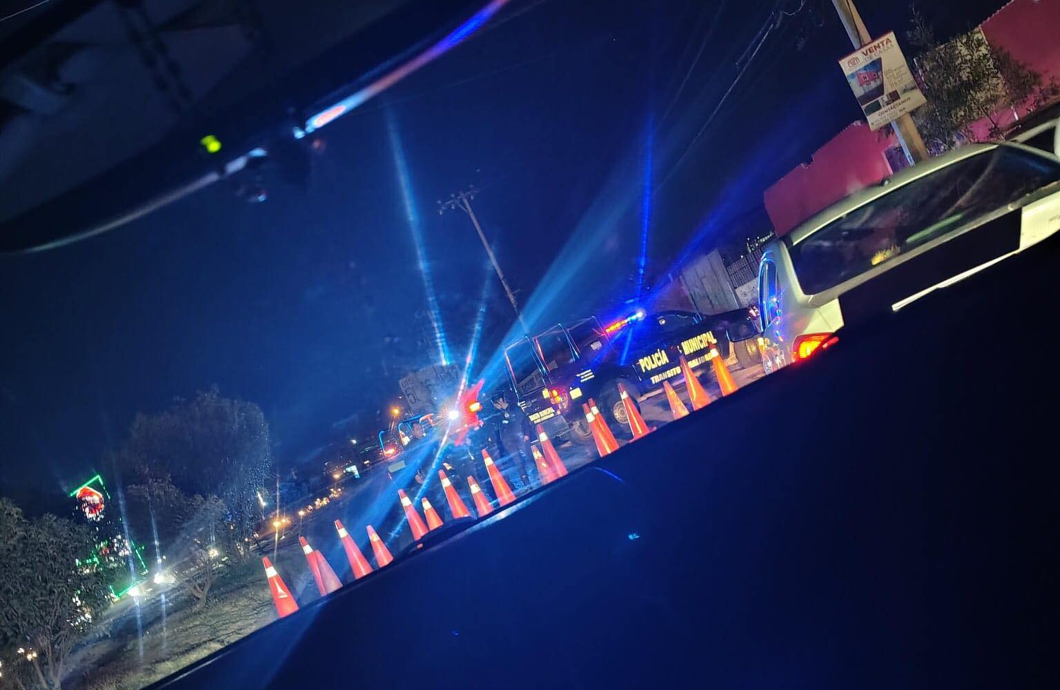 Policías cierran carretera Pachuca-Tulancingo y generan caos vial