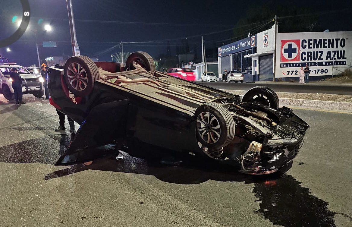 Volcadura en la carretera Pachuca-Actopan deja un herido