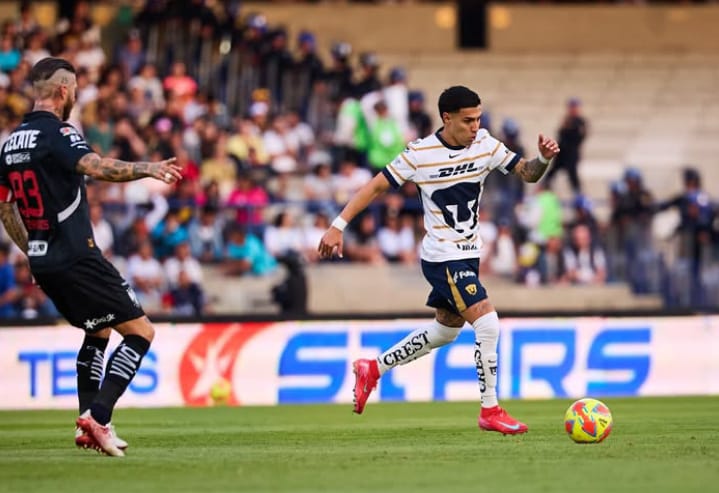 La Comisión de Árbitros responde a Pumas por quejas en el partido contra Rayados