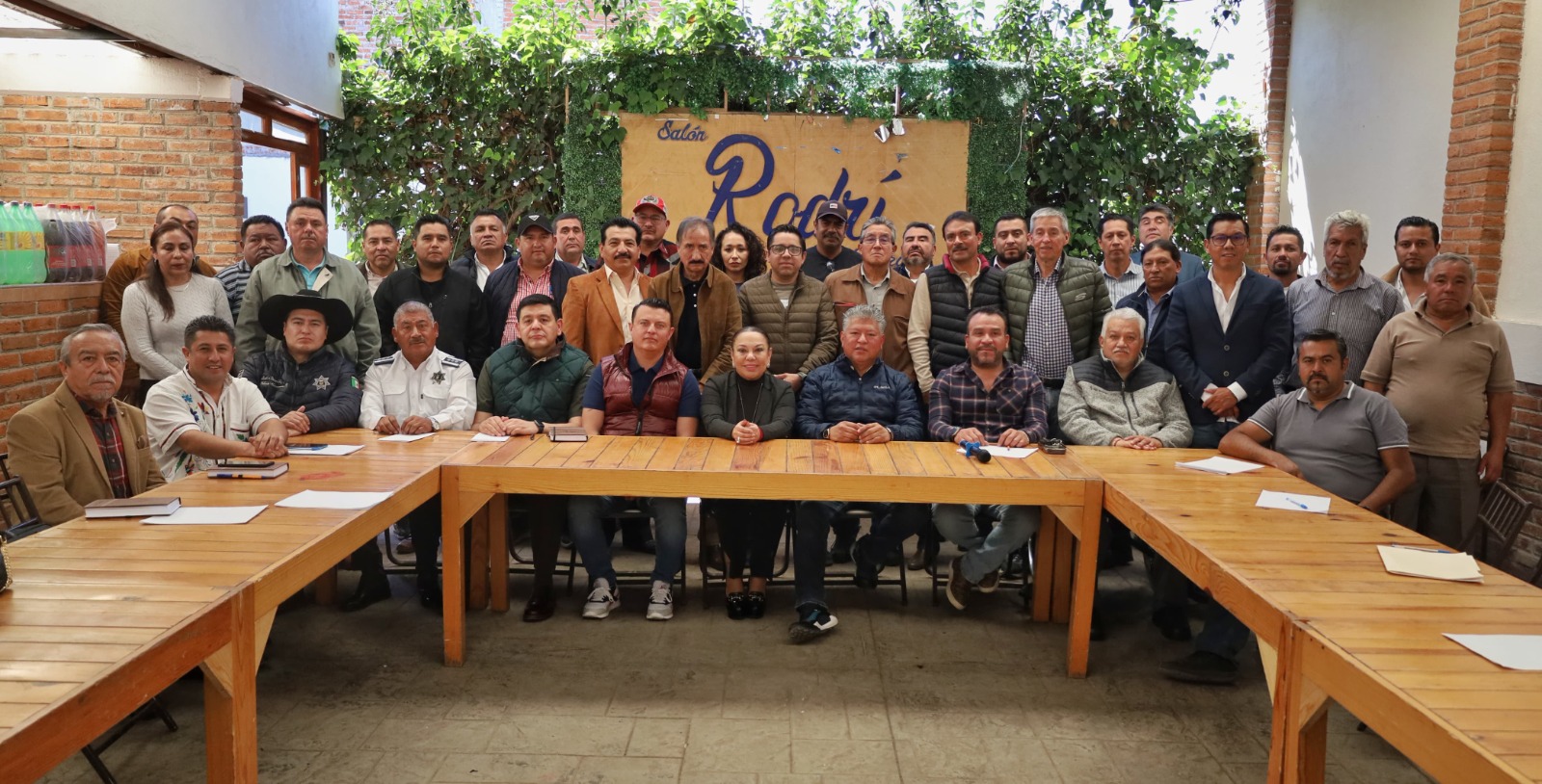 Alcaldesa se reúne con transportistas de Tulancingo