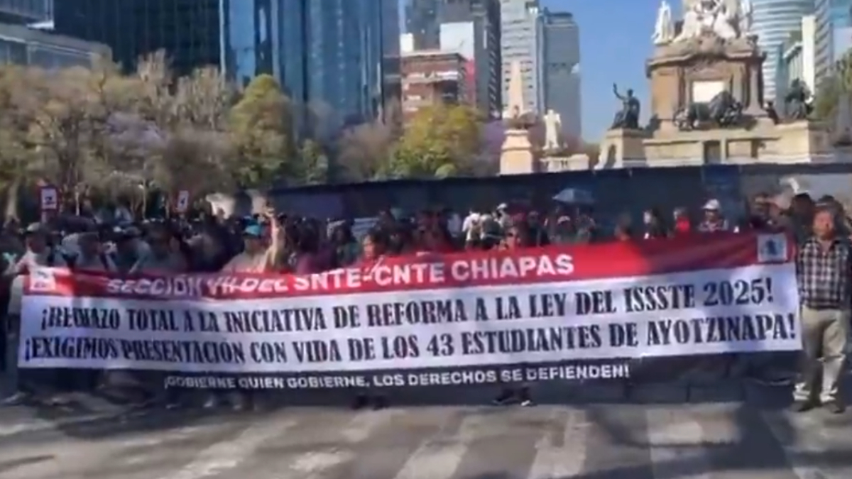 Maestros realizan marcha al Zócalo CDMX en contra de la reforma a la Ley del ISSSTE; también en estos estados del país