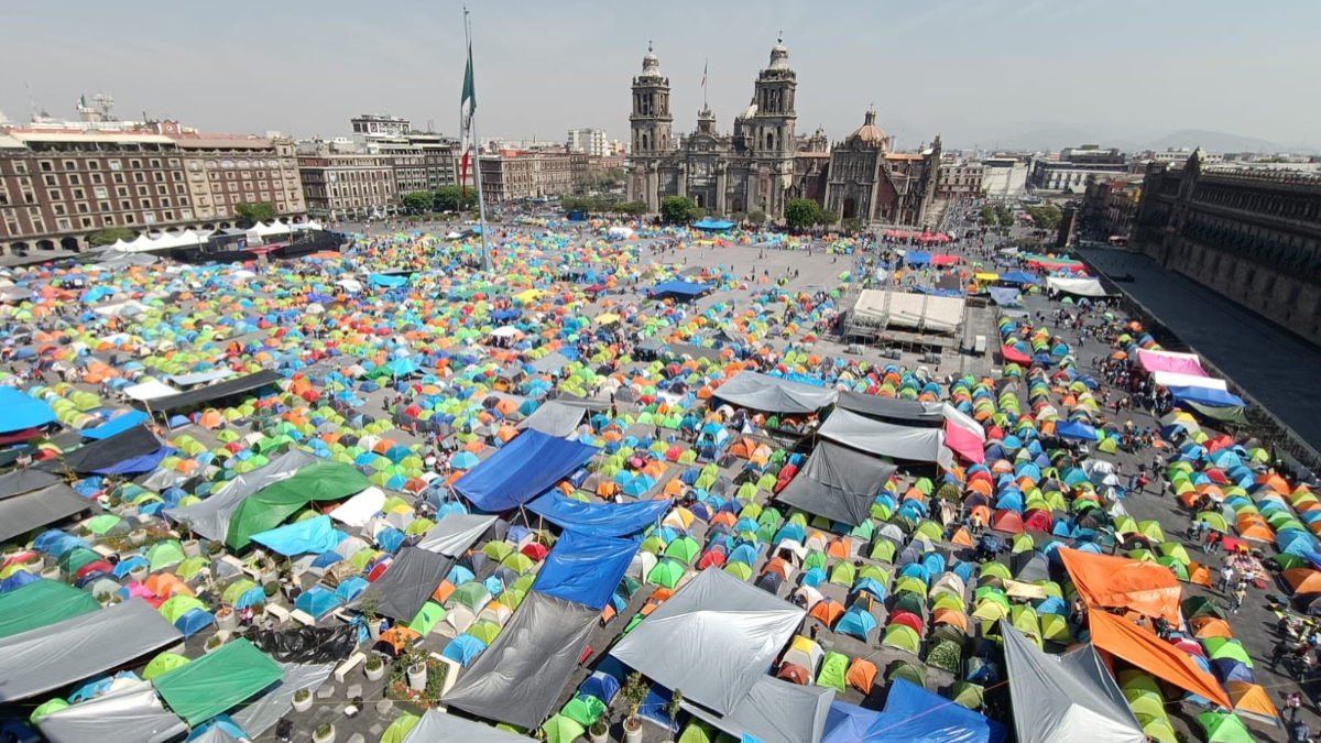 Así luce megaplantón de la CNTE en el Zócalo de la CDMX; exigen abrogación de la Ley del ISSSTE de 2007