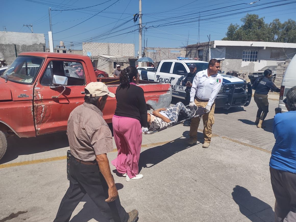 San Agustín Tlaxiaca: camioneta atropella a cuatro personas formadas en el Banco del Bienestar