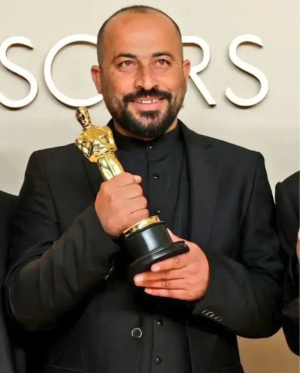 Israelíes atacan a cineasta palestino Hamdan Ballal, ganador del Oscar