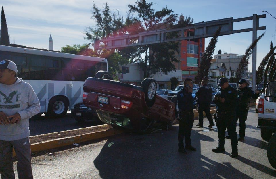 Carambola en la carretera Pachuca-Actopan deja menores lesionados
